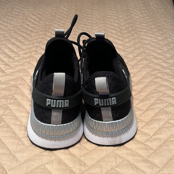 Puma shoes - Picture 2 of 8